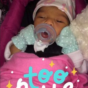 😊 Meet your Posher, Evelyn